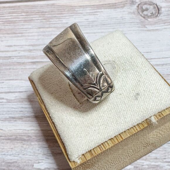 Vintage Silver Plated Spoon Wrap Ring With Patina Size 7 - Picture 1 of 6